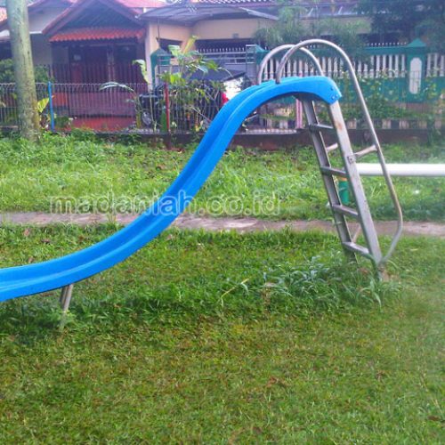 Jual Murah Mainan Perosotan Fiber Anak TK PAUD Banggai Laut Jual Murah Mainan Perosotan Fiber Anak TK PAUD Banggai Laut