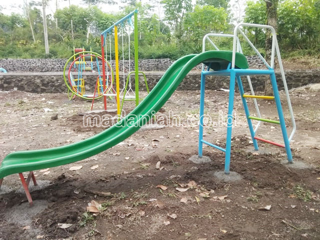 Jual Murah Mainan Perosotan Fiber Anak TK PAUD Salatiga