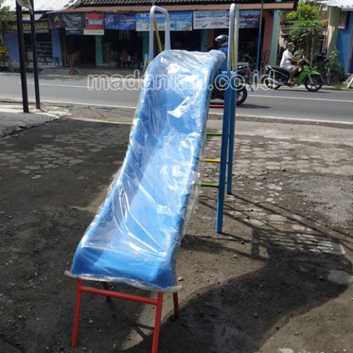 Jual Murah Mainan Perosotan Fiber Anak TK PAUD Sumba Timur Jual Murah Mainan Perosotan Fiber Anak TK PAUD Sumba Timur