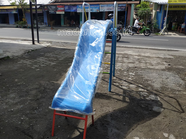 Jual Murah Mainan Perosotan Fiber Anak TK PAUD Sumba Timur