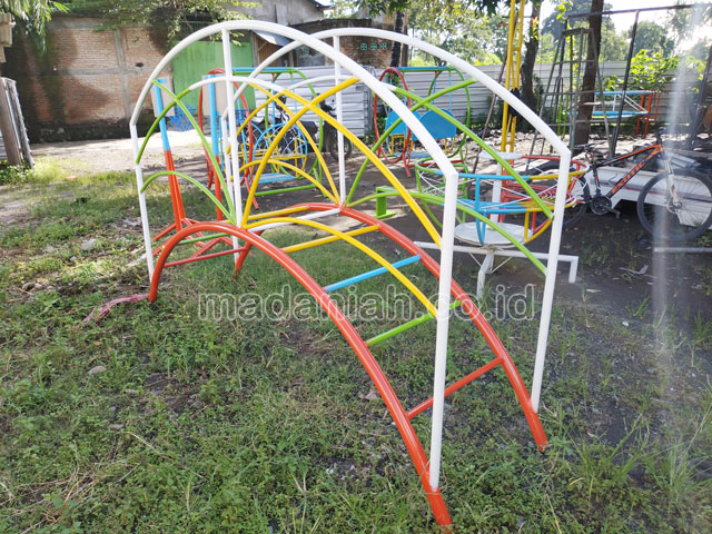Jual Murah Mainan Tangga Majemuk Setengah Lingkaran TK Buton Tengah