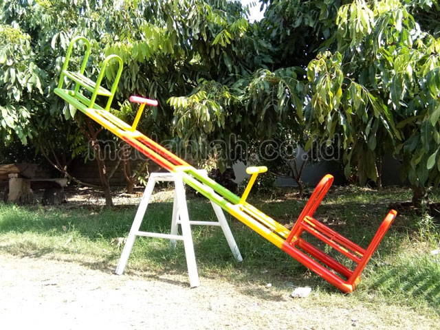 Jual Harga Murah Mainan Jungkitan Anak TK PAUD Poso