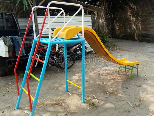Jual Murah Mainan Perosotan Fiber Anak TK PAUD Lombok Timur