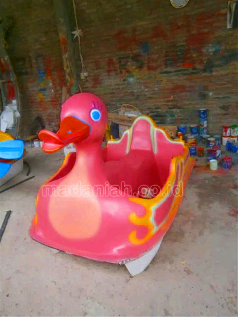 Jual Harga Murah Pabrik Produsen Sepeda Air Fiberglass Empat Lawang