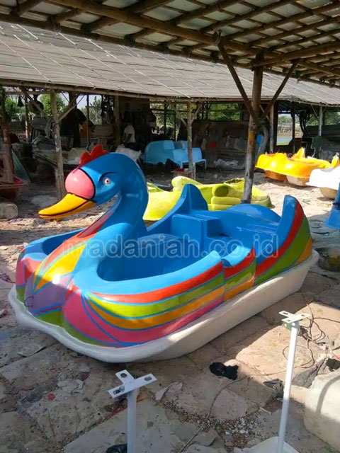 Jual Harga Murah Pabrik Produsen Sepeda Air Fiberglass Mojokerto