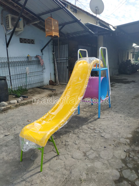 Jual Murah Mainan Perosotan Fiber Anak TK PAUD Pesisir Selatan