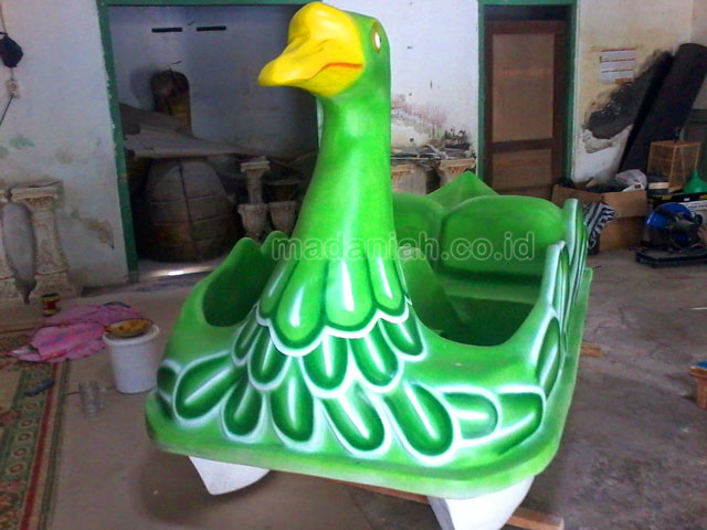 Jual Harga Murah Pabrik Produsen Sepeda Air Fiberglass Gowa
