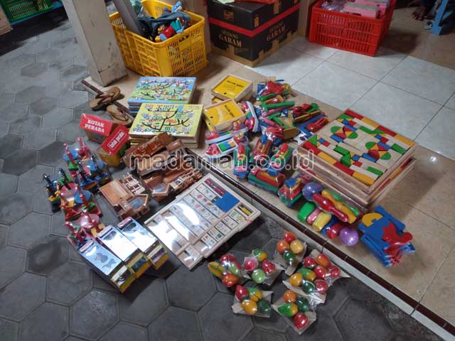Toko Alat Peraga Edukatif Sanankulon Blitar