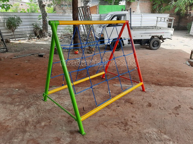 Jual Murah Mainan Panjat Tambang Segitiga Anak TK Magelang