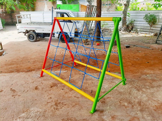 Jual Murah Mainan Panjat Tambang Segitiga Anak TK PAUD Jepara