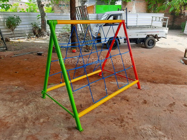 Jual Murah Mainan Panjat Tambang Segitiga Anak TK PAUD Sigi