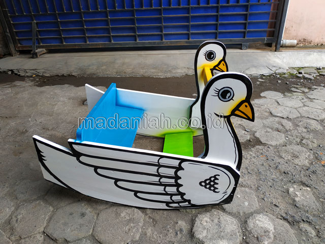 Jual Murah Mainan Angsa Goyang Anak TK PAUD Banjar