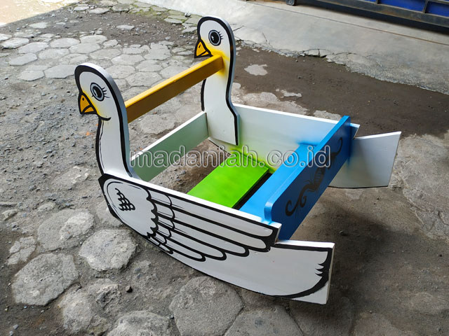 Jual Murah Mainan Angsa Goyang Anak TK PAUD Merauke