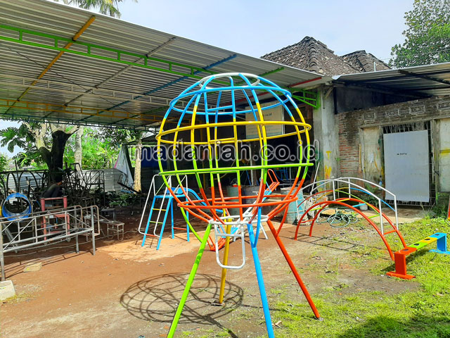 Jual Murah Mainan Bola Dunia Anak TK PAUD Bangli