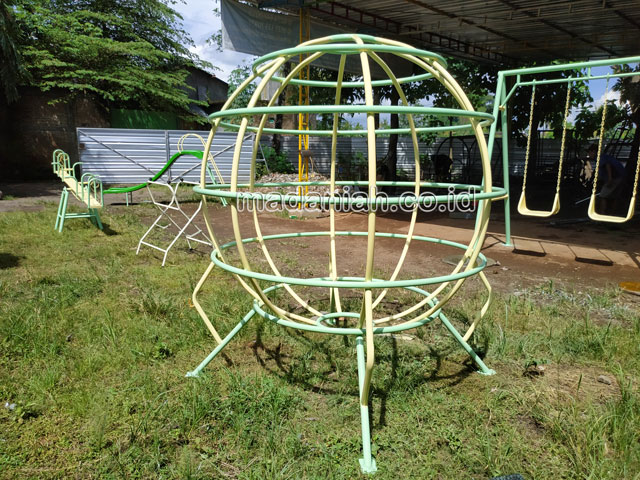 Jual Murah Mainan Bola Dunia Anak TK PAUD Keerom