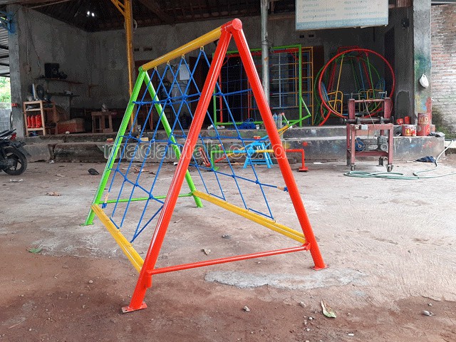 Jual Murah Mainan Panjat Tambang Segitiga Anak TK PAUD Biak Numfor