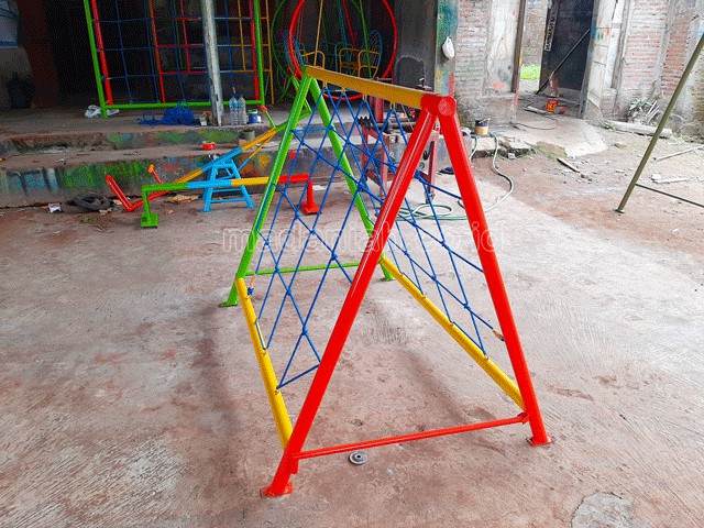 Jual Murah Mainan Panjat Tambang Segitiga Anak TK PAUD Salatiga