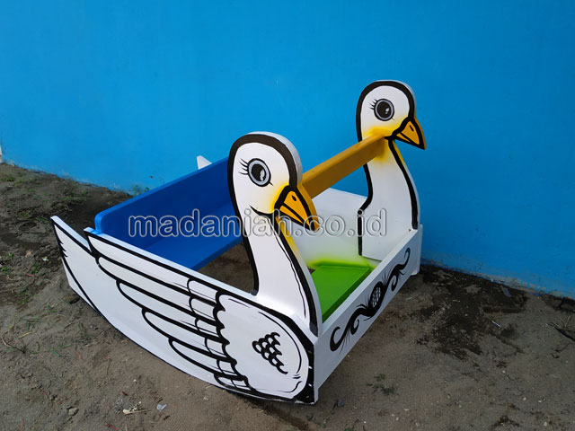 Jual Murah Mainan Angsa Goyang Anak TK PAUD Kota Batam