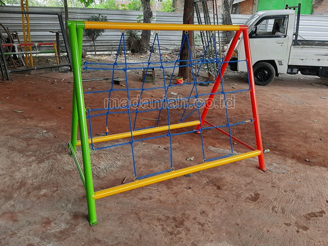 Jual Murah Mainan Panjat Tambang Segitiga Anak TK PAUD Kubu Raya