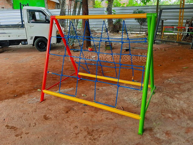 Jual Murah Mainan Panjat Tambang Segitiga Anak TK PAUD Pelalawan