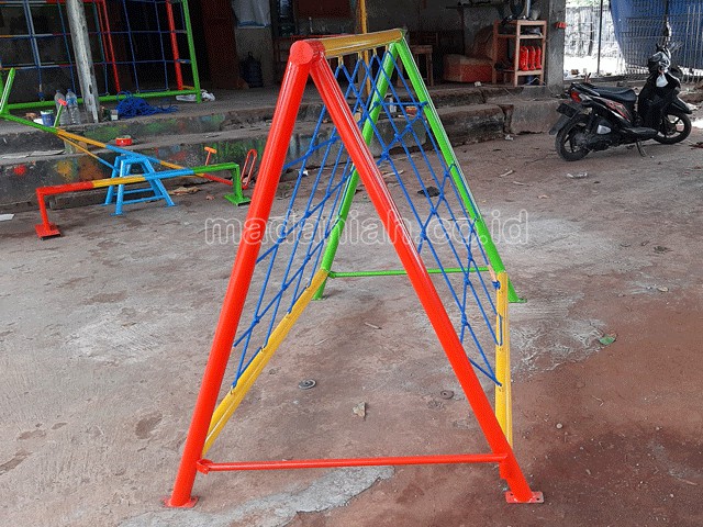 Jual Murah Mainan Panjat Tambang Segitiga Anak TK PAUD Purwakarta
