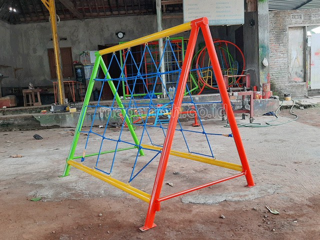Jual Mainan Panjat Tambang Segitiga Anak TK PAUD Minahasa Selatan