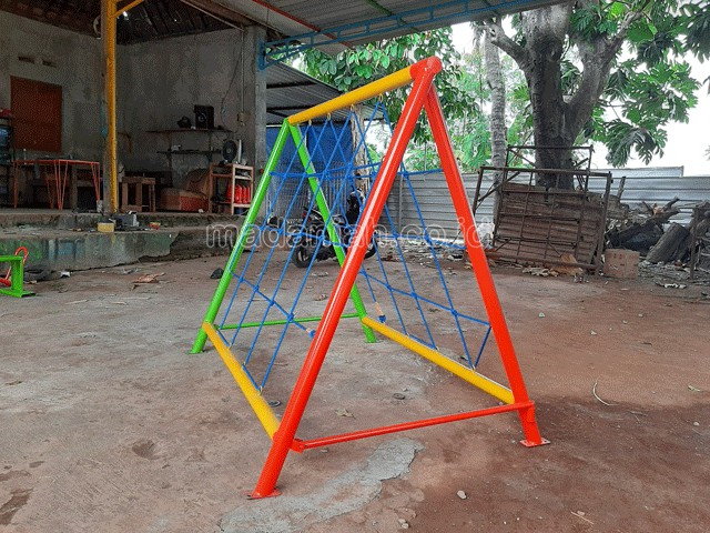 Jual Mainan Panjat Tambang Segitiga Anak TK PAUD Sidenreng Rappa