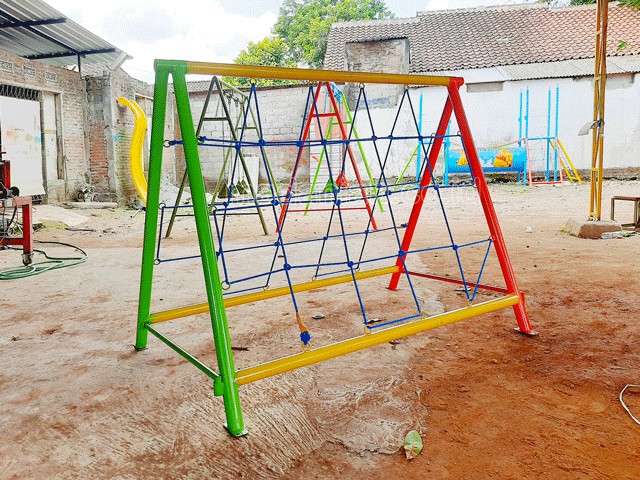 Jual Murah Mainan Panjat Tambang Segitiga Anak TK PAUD Banjarmasin