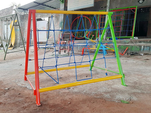 Jual Murah Mainan Panjat Tambang Segitiga Anak TK PAUD Landak