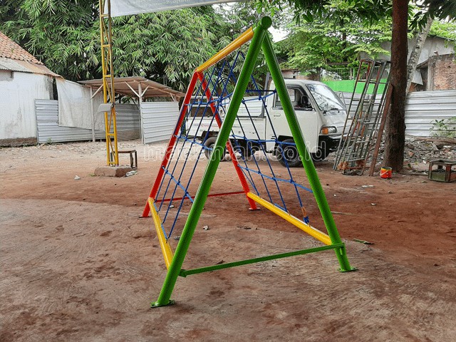 Jual Murah Mainan Panjat Tambang Segitiga Anak TK PAUD Singkawang