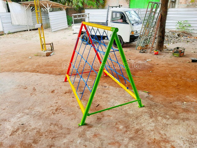 Jual Mainan Panjat Tambang Segitiga Anak TK PAUD Kapuas Hulu