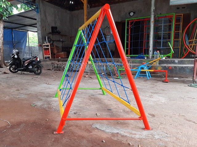 Jual Mainan Panjat Tambang Segitiga Anak TK PAUD Lampung Selatan