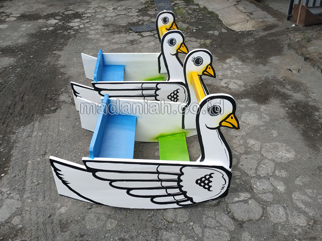 Jual Murah Mainan Angsa Goyang Anak TK PAUD Buru Selatan