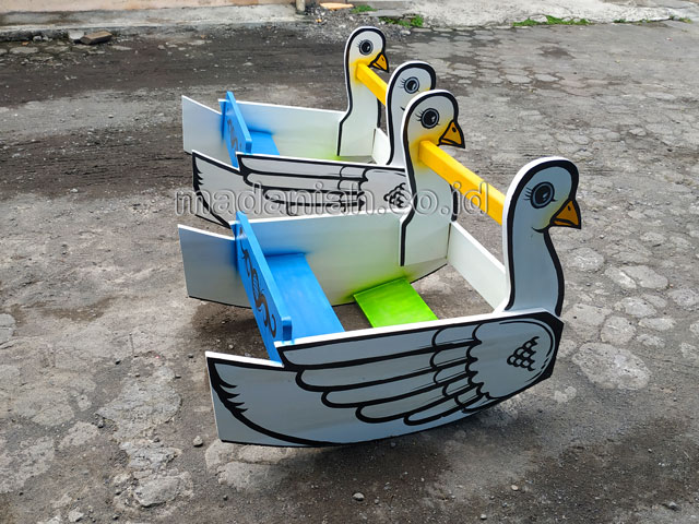Jual Murah Mainan Angsa Goyang Anak TK PAUD Melawi
