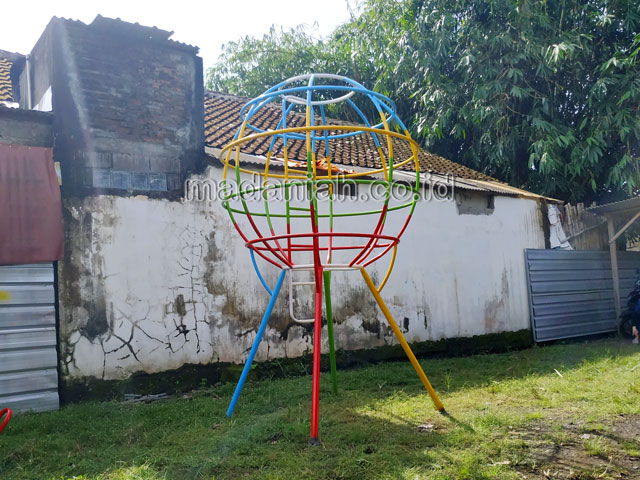 Jual Murah Mainan Bola Dunia Anak TK PAUD Sekadau