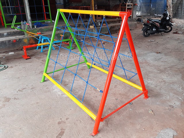 Jual Murah Mainan Panjat Tambang Segitiga Anak TK PAUD Dharmasraya