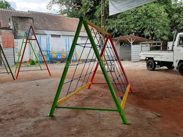 Jual Murah Mainan Panjat Tambang Segitiga Anak TK PAUD Pakpak Bharat