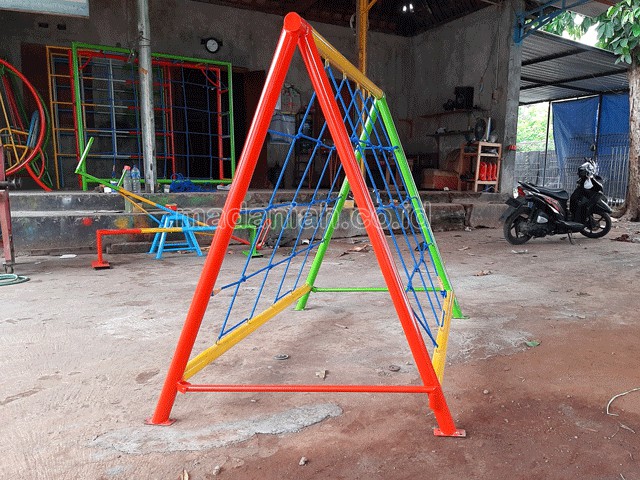 Jual Murah Mainan Panjat Tambang Segitiga Anak TK PAUD Tambrauw