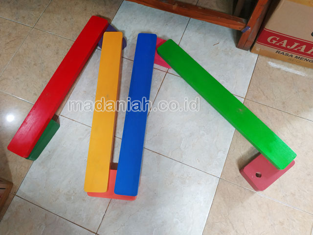 Jual Mainan Papan Titian Kayu Anak TK PAUD Aceh Barat Daya