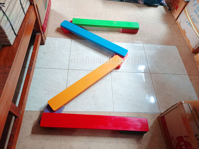 Jual Mainan Papan Titian Kayu Anak TK PAUD Brebes