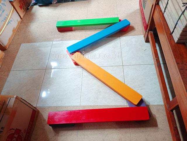 Jual Mainan Papan Titian Kayu Anak TK PAUD Demak