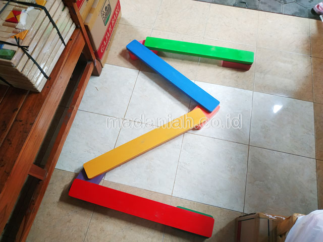 Jual Mainan Papan Titian Kayu Anak TK PAUD Jepara