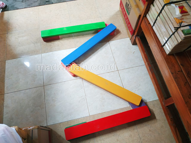 Jual Mainan Papan Titian Kayu Anak TK PAUD Karanganyar