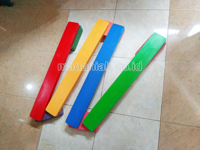 Jual Murah Mainan Papan Titian Kayu Anak TK PAUD Nganjuk