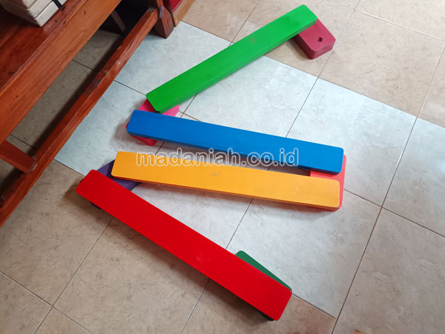 Jual Murah Mainan Papan Titian Kayu Anak TK PAUD Pamekasan