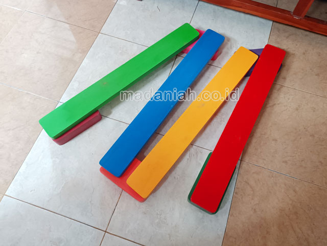 Jual Mainan Papan Titian Kayu Anak TK Hulu Sungai Selatan Kalimantan Selatan