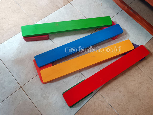 Jual Mainan Papan Titian Kayu Anak TK Pulau Morotai Maluku Utara