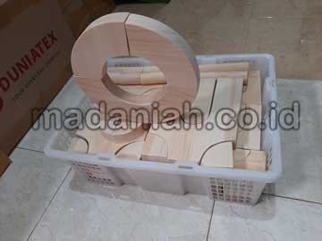 Toko Balok PDK Natural Pinus di Mojokerto