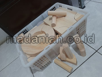 Distributor Balok PDK Natural Pinus di Bone Bolango