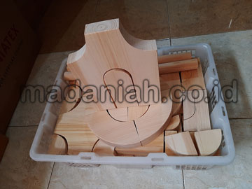 Distributor Balok PDK Natural Pinus di Kepahiang